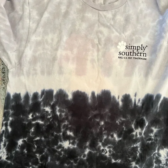 Simply Southern Woman’s Dog Graphic Shirt - Black and White. NWT - Picture 3 of 3